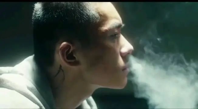 他是禁烟大使，网友居然说他是“老烟民”？